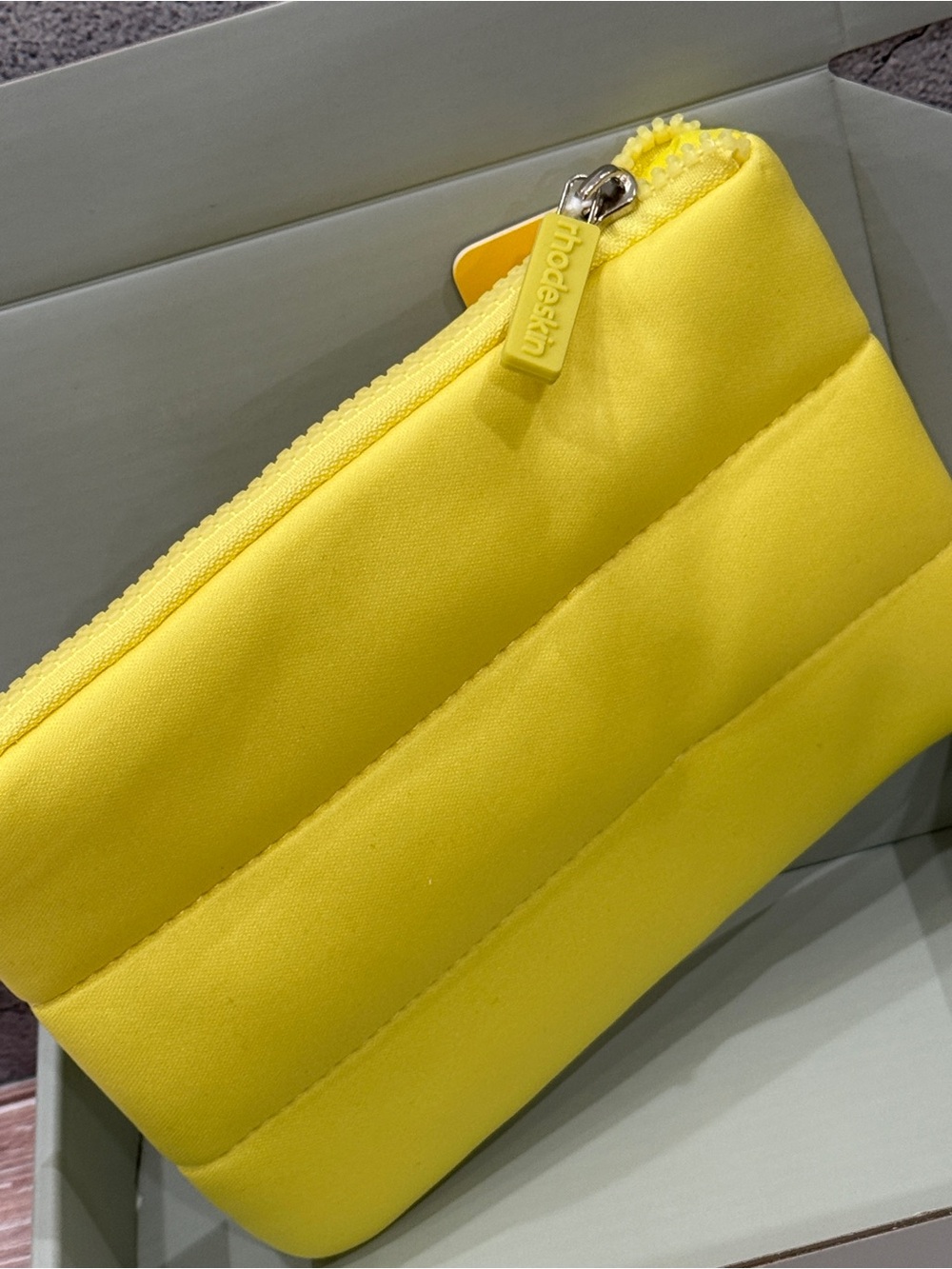 Rhode Lemontini 🍋 make up pouch brand new - Picture 3 of 6